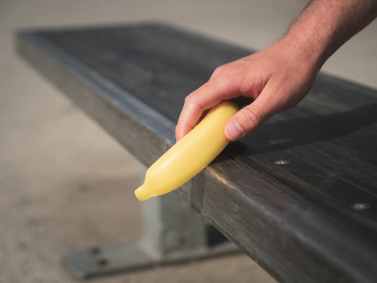 Wosk deskorolkowy w kształcie banana